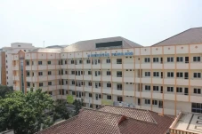 19 Universitas Swasta...