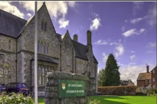 Universitas Exeter Buka...