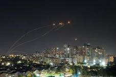 Mengenal Iron Dome,...