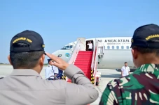 Presiden Jokowi Terbang...