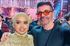 Putri Ariani Kunjungi...