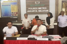 Jadikan Anak 17 Tahun...