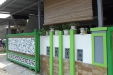 Dosen Ngamar dengan...