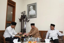 Kunjungi Ponpes Sukamanah,...
