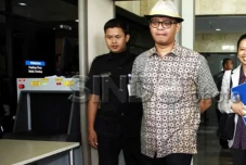 Andi Widjajanto Gabung...