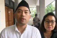 Tak Puas Tuntutan 1...