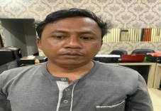 Tiduri Pemandu Karaoke,...
