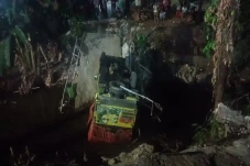 Kronologi Truk Muatan...