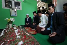 Ziarah ke Makam KH Muhammad...