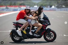 Pakai Aprilia SRGT,...