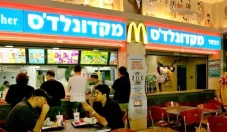 Waralaba McDonalds Terbelah...