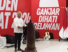 Temui Relawan dan Parpol...