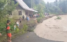 Jalan Penghubung Putus...