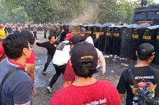 Suasana Mencekam, Polisi...
