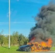 Mobil Hybrid McLaren...