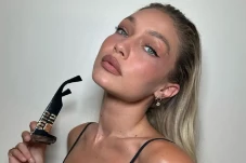 Kencan, Gigi Hadid dan...
