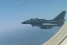Jet Tempur China Cegat...