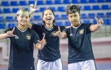 Menang Comeback, Timnas...