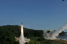 Ukraina Serang Pangkalan...
