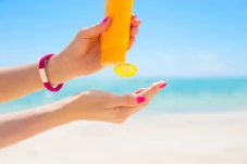 Cuaca Superpanas, Sunscreen...