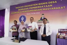 Berdayakan Masyarakat...