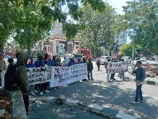 Kritik Keras Putusan...