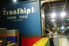 Kebakaran KMP Tranship...