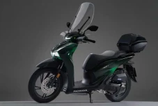 Honda Luncurkan Motor...
