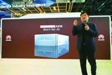 Huawei Luncurkan Model...