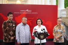 Rupiah Babak Belur Hampir...