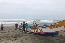 Kapal Nelayan Diterjang...