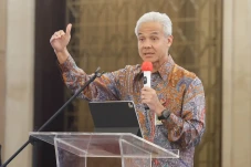 Ganjar Dukung Transisi...