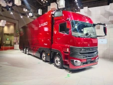 Mitsubishi Fuso Luncurkan...