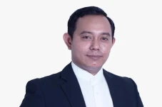 Arief Wicaksana Luncurkan...