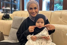 Keluarga Besar Aurel...