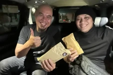 Ahmad Dhani Pamer Amplop...