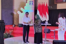 Bedah Buku Biografi,...