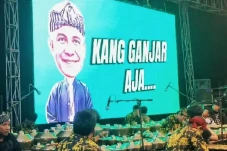 Relawan Sajajar Kenalkan...