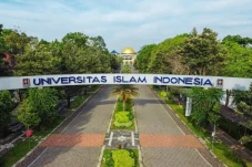 Kisaran Biaya Kuliah...
