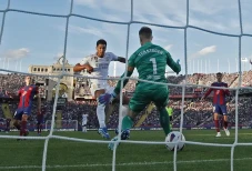 Real Madrid Hancurkan...
