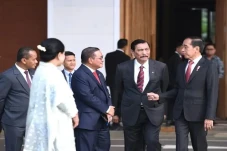 Tepis Mundur, Luhut:...