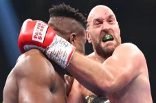 Tyson Fury Atau Francis...