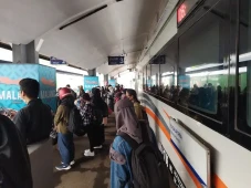 Kereta Brawijaya Tabrak...