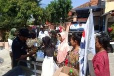 Bantu Masyarakat Berpenghasilan...