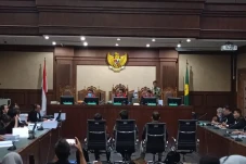 Kasus BTS Kominfo, Komisaris...