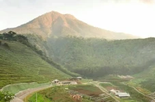 Mitos Gunung Kawi, Tempat...