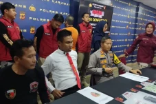 Heboh, 50 Emak-emak...