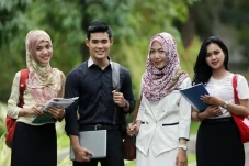 Menempuh Berapa Semester...