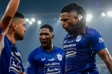 PSIS Semarang Pertahankan...