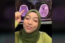 Perempuan Ini Alami...